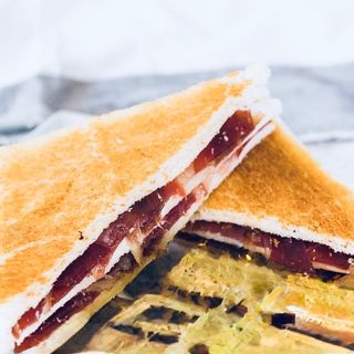 Sándwich SERRANO Y QUESO
