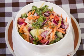 Mešana sezonska salata