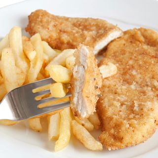 Filete De Pollo Empanado Con Patatas