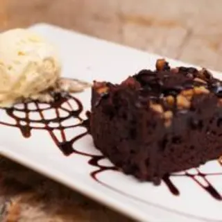 BROWNIE CON HELADO