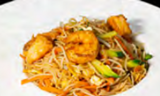 48 Spaghetti di riso con gamberi verdure e uova