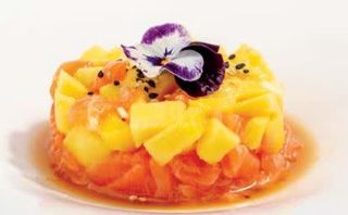 64 Tartare Salmone mango,salsa ponzu