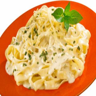 Espaguetis Con Salsa Parmesana