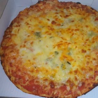 Pizza Cuatro Quesos (Familiar)