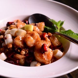 C23. Gambas com amêndoas 