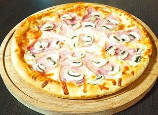 Pizza Pro F 550g + gratuit un sos sau un cola\fanta sau o apa