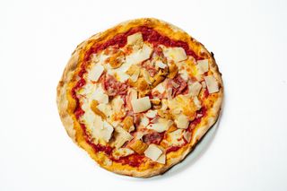 Prosciutto e funghi e grana