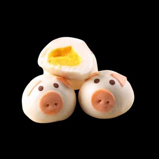 Panino dolce a forma maiale（奶黄猪猪包）
