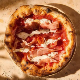 Pizza Stracciatella Di Burrata Y Speck