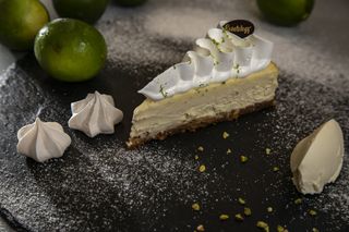 Cheesecake cu lime și bezea