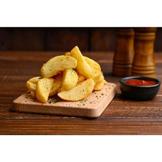 Potato wedges fiery sauce