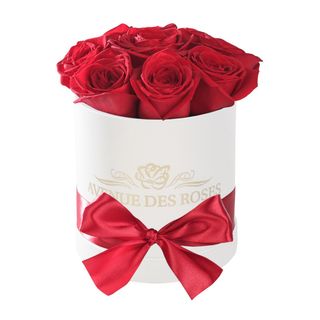 9 trandafiri rosii in cutie