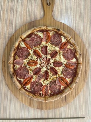 Pizza de Salame