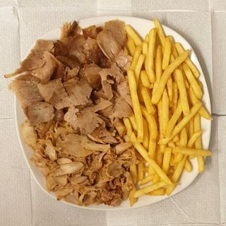 Plato Kebap con Patatas Fritas