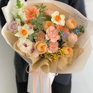 ვარდი მიხაკი ნარცისი ეუსტომა გერბერა