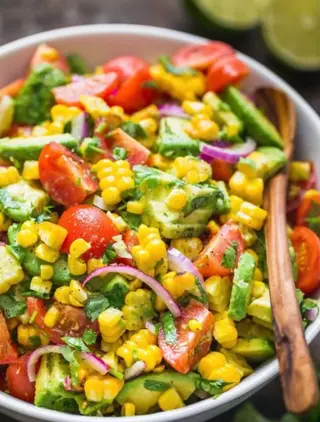 Ensalada de Pasta con Aguacate y Cherry