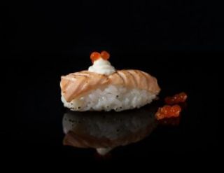 Nigiri Salmón Aburi Fusión
