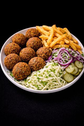 Falafel la farfurie