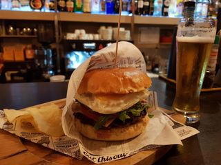 Hambúrguer Americano 240g