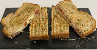 Tosta  XXL Mediterrânica