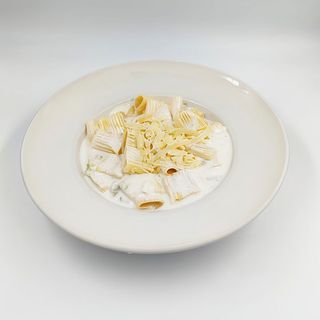 RIGATONI AL 4 FORMAGGI (V)
