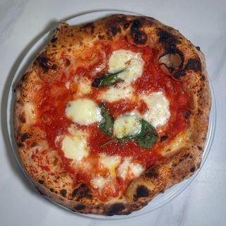Margherita con bufala