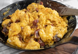 Huevos Rotos Con Cecina