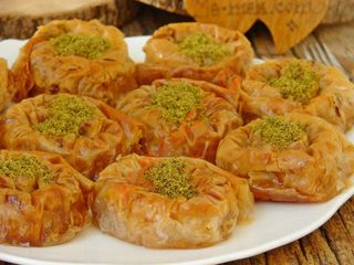 Пахлава "Ханым гёбеги" с грецким орехом (1 кг.)