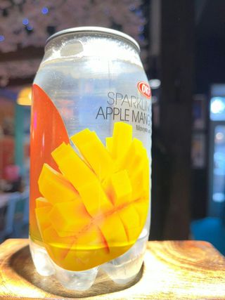 OKF Sparkling Apple mango napój gazowany jabłko-mango 350 ml