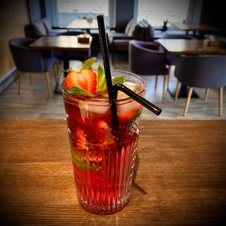 Полуничний Мохіто