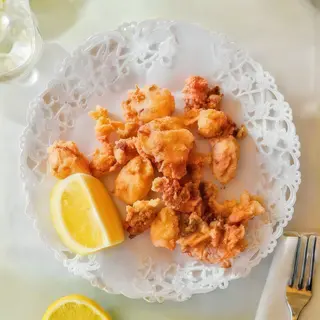 Панирани бейби калмари