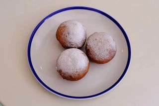 პონჩიკი ვანილის კრემით (1 ცალი)