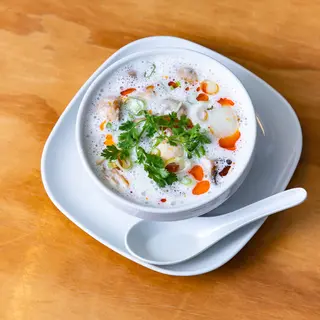2. Tom Kha 