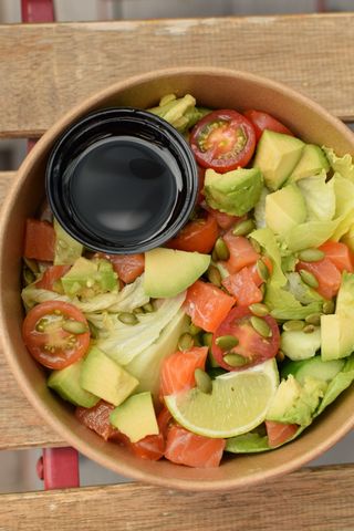 Салат з лососем