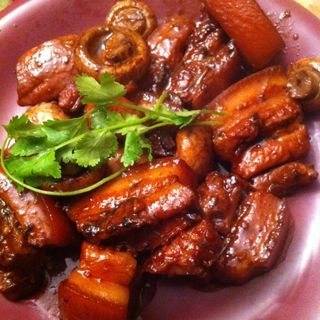 Thai Red Braised Pork Belly served with rice 