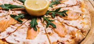 Pizza salmone