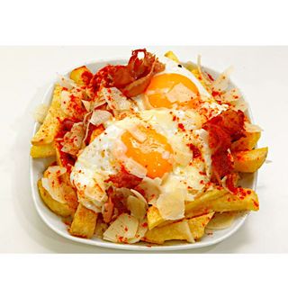 Patatas Fritas Con Huevo Frito (1/2 Ración)