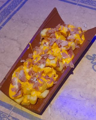 Tejas De Patatas Con Bacon Y Cheddar