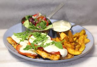 Filet z kurczaka zapiekany z serem i pomidorem