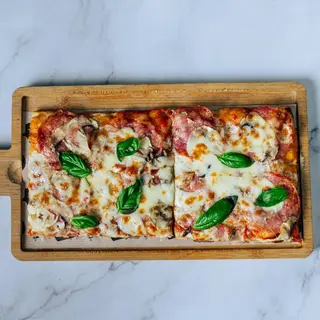 Pizza Salami e Funghi