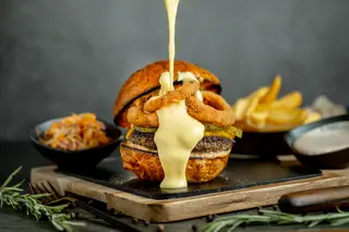 American Smashburger Special COMBO (with fries & sauce) 590 g