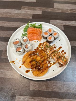 Box salmão e camarão 20 peças 