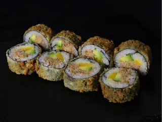 Roll w tempurze z pieczonym łososiem i pomarańczą ( 8szt.) (260 гg)