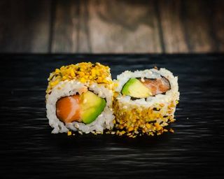 California Furikake Salmón (8 Piezas)