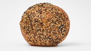 Bułka pszenno-żytnia z ziarnami