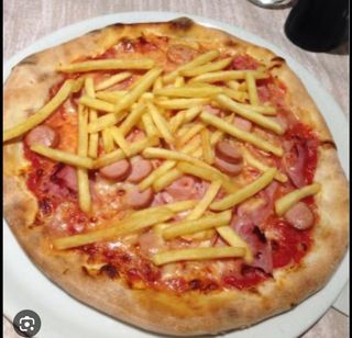 Americana patatine fritte e würstel