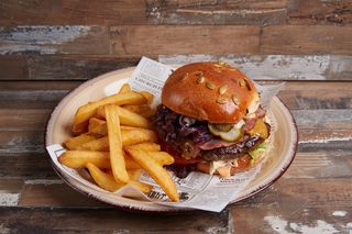 Meniu Beef Burger + Racoritoare