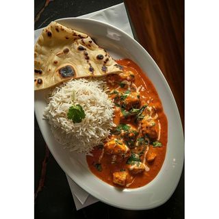 Chicken curry with rice & naan