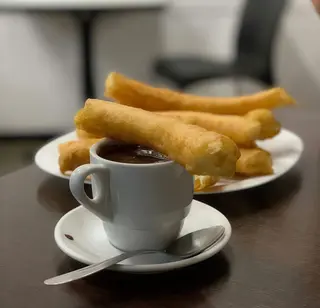 Porras O Churros Finos (8 Uds.) Con 2 Chocolates (Individual)