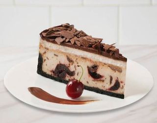 Tranche de Gâteau au fromage Chocolat Cerise